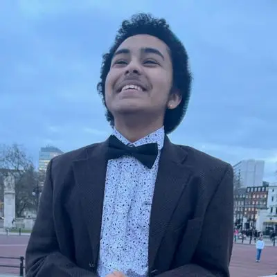 Picture of a young man wearing a suit